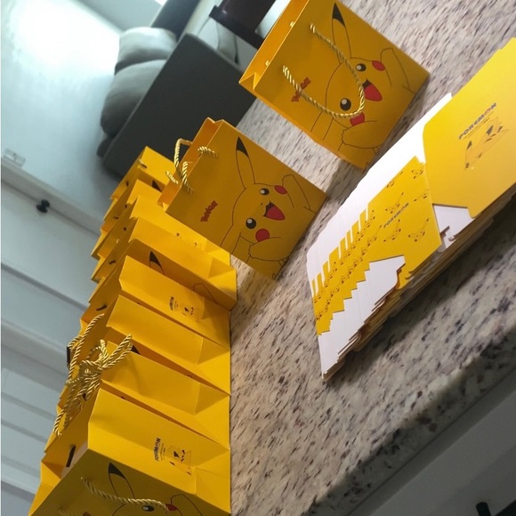 Pokémon: Pikachu night light gift ready set - Picture 2 of 3